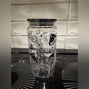 Black Mushroom Design